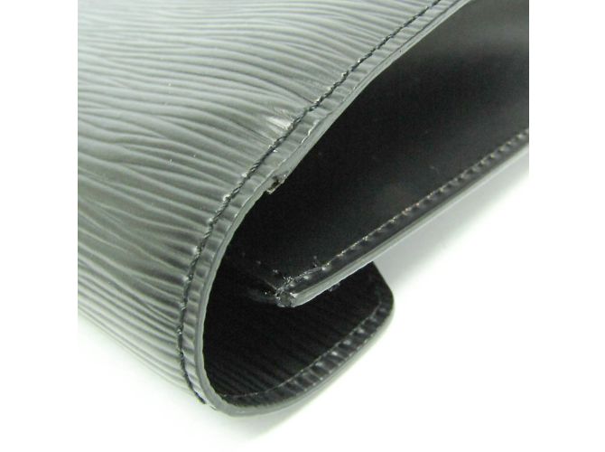 Borsa Clutch Dragonne Epi Pochette Sellier di Louis Vuitton Nero - vista 7