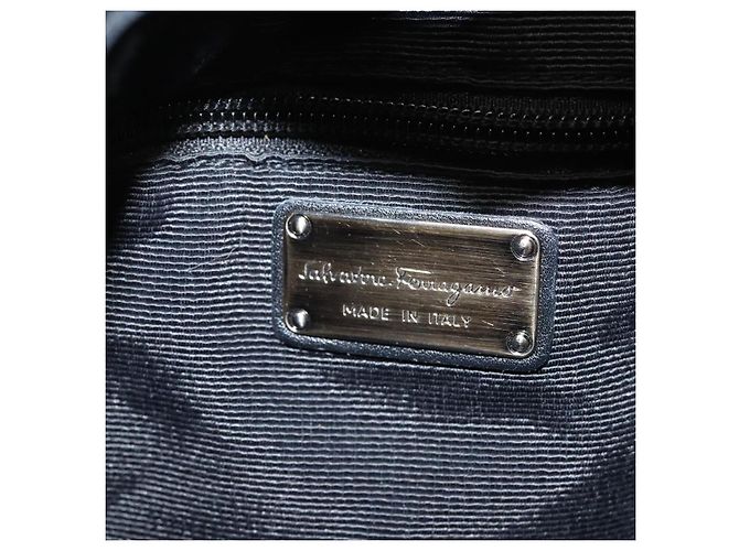 Borsa a mano Salvatore Ferragamo Smalto Nero Auth bs23791 - vista 17