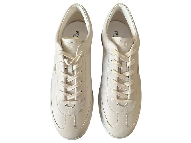 Baskets basses en cuir blanc Fendi - vue 2
