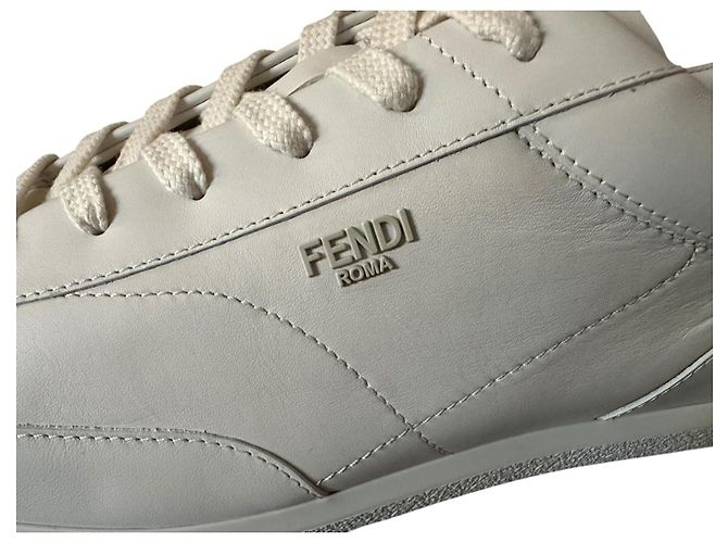 Baskets basses en cuir blanc Fendi - vue 7