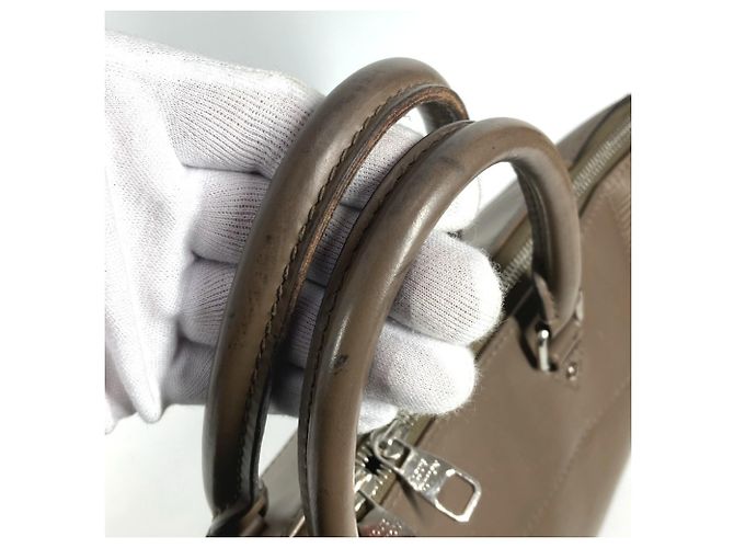 Epi Dokumententasche Tag Louis Vuitton Braun Taupe - Ansicht 10