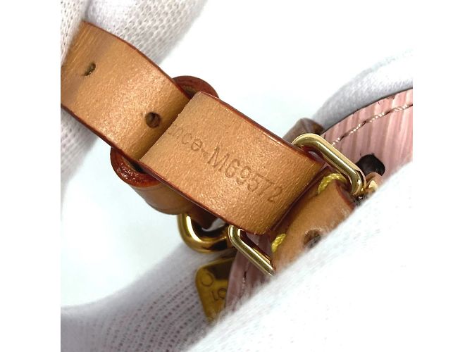 Louis Vuitton Epi Bijoux Sac Tag Vivienne Charm Rosa - vista 9