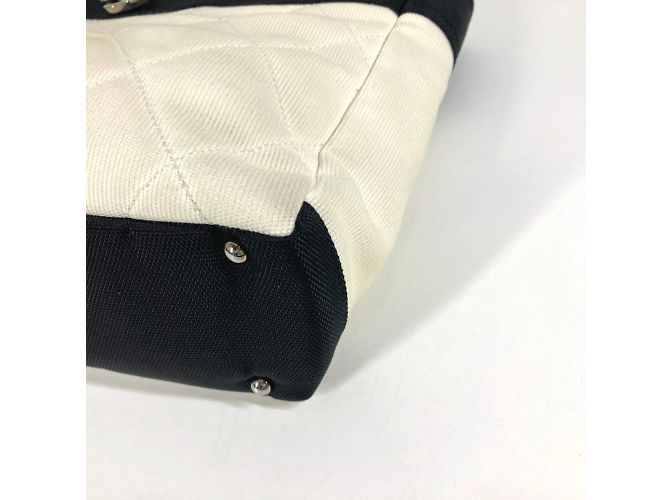 Chanel A34208 CC Coco Mark Paris Biarritz PM Borsa Tote Nero Bianco - vista 6