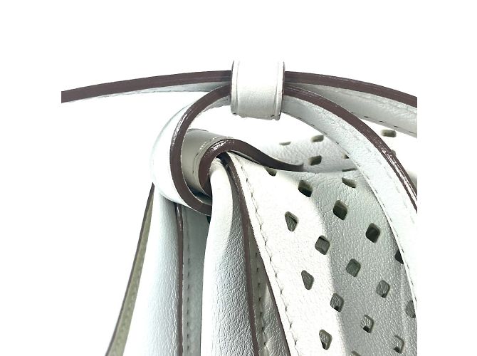 Sac messager Saumur Les Flores perforé Louis Vuitton Blanc - vue 10