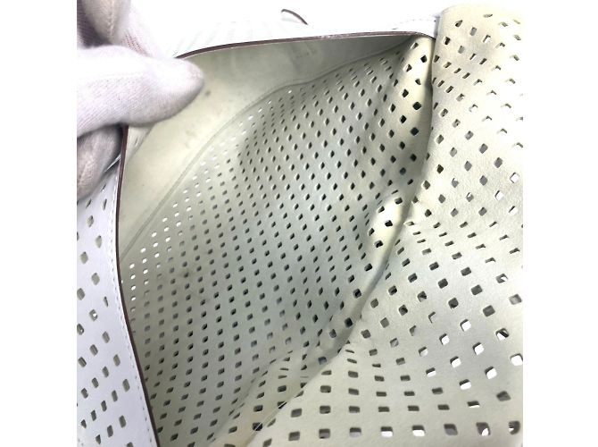 Sac messager Saumur Les Flores perforé Louis Vuitton Blanc - vue 15