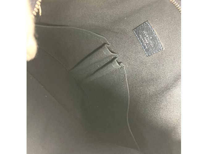 Borsa a Spalla Sasha Taiga di Louis Vuitton Blu navy - vista 14