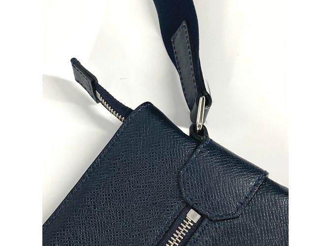 Borsa a Spalla Sasha Taiga di Louis Vuitton Blu navy - vista 9