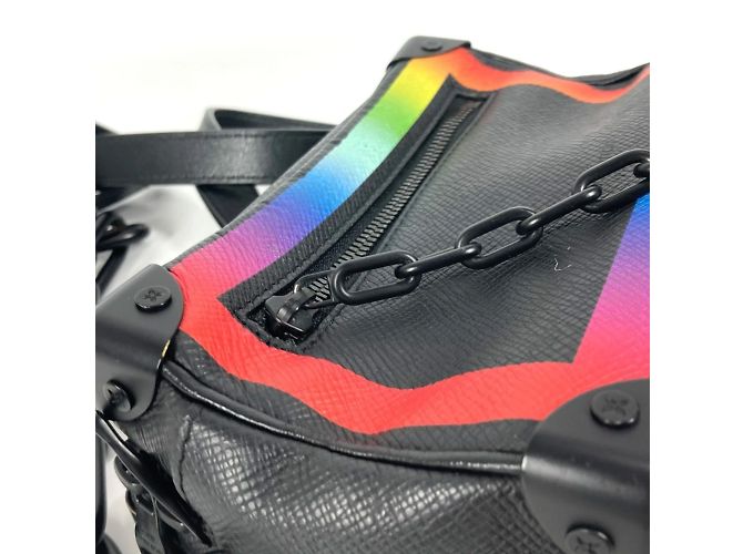 Bolsa Mini Soft Trunk Taiga Rainbow da Louis Vuitton Preto Multicor - vista 12