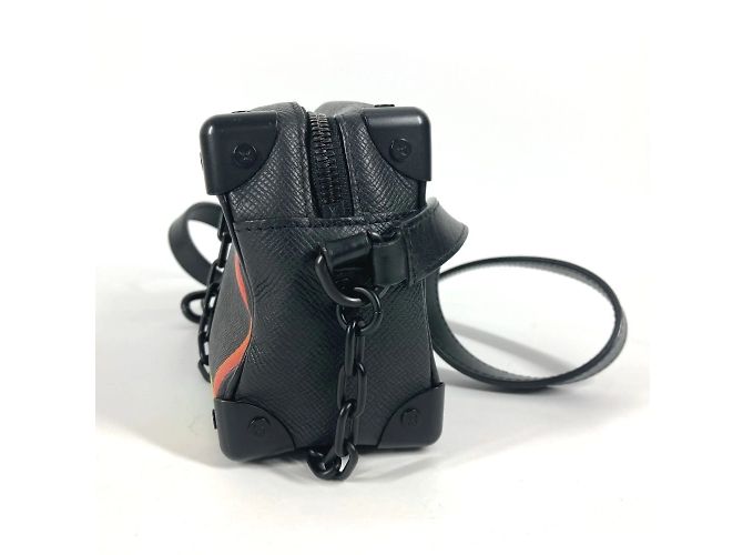 Bolsa Mini Soft Trunk Taiga Rainbow da Louis Vuitton Preto Multicor - vista 3