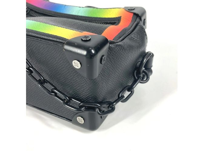 Bolsa Mini Soft Trunk Taiga Rainbow da Louis Vuitton Preto Multicor - vista 6