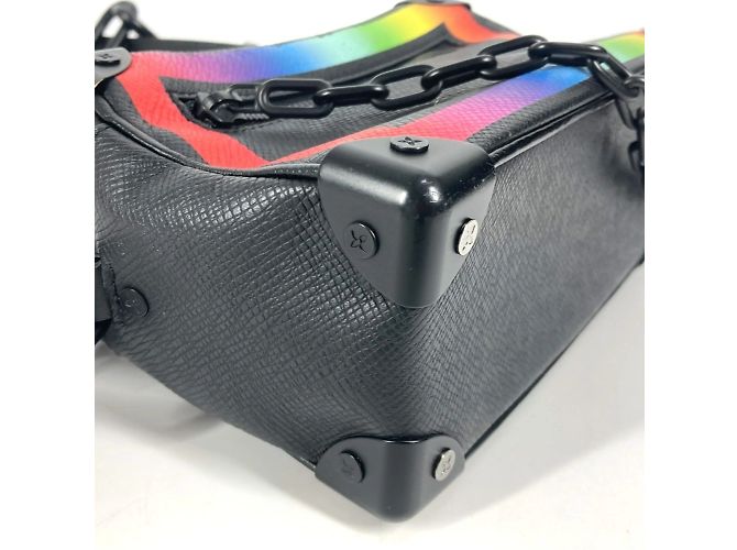 Bolsa Mini Soft Trunk Taiga Rainbow da Louis Vuitton Preto Multicor - vista 7