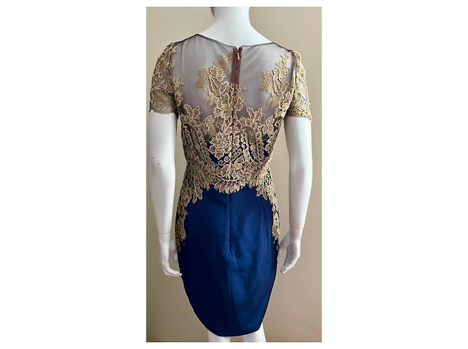 Marchesa Abito da cocktail in pizzo e seta oro e blu navy D'oro - vista 9