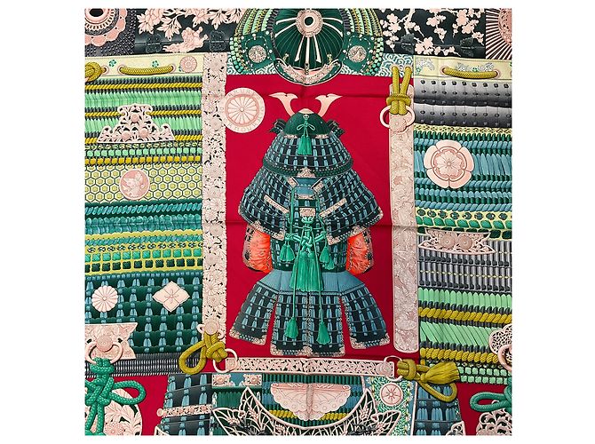 Aline Hermès Selten Rot / Grün Multi Parures de Samurais Druck Quadrat Seidentwill Schal Mehrfarben - Ansicht 6
