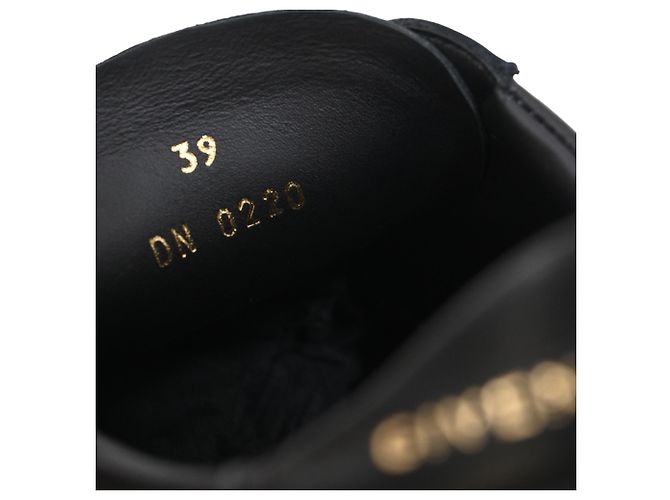 Baskets basses Givenchy Urban Street en cuir noir - vue 10