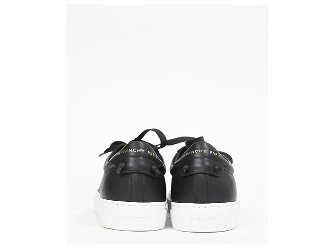 Baskets basses Givenchy Urban Street en cuir noir - vue 13