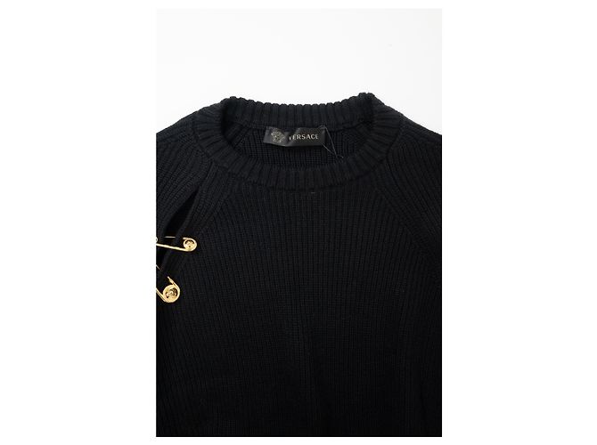Suéter Oversized com Alfinete de Segurança Versace em Lã Preta Preto - vista 10