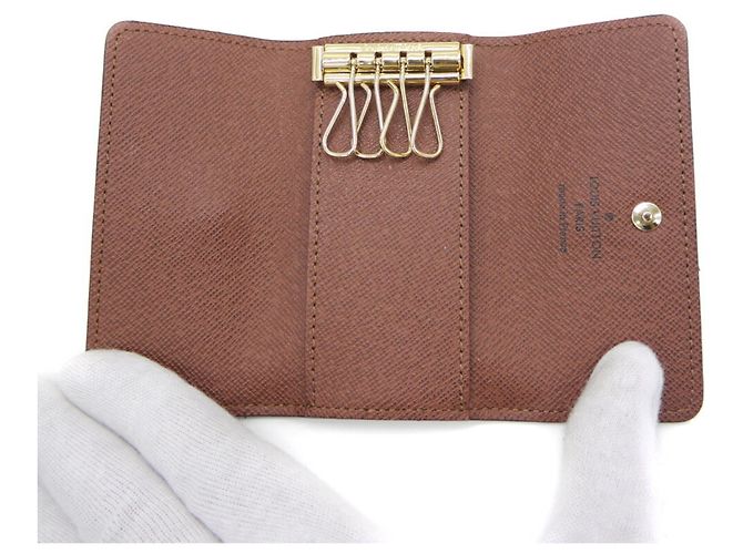 Funda para llaves Monogram Multicle 4 de Louis Vuitton - vista 6