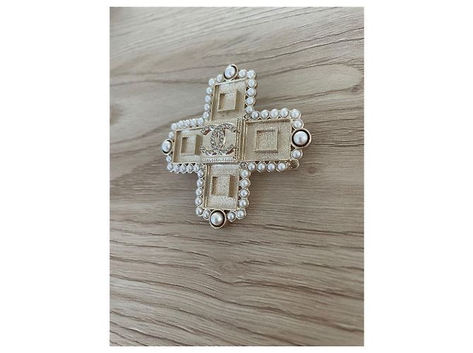 Spilla Chanel a Croce Metallo Oro Champagne D'oro - vista 4