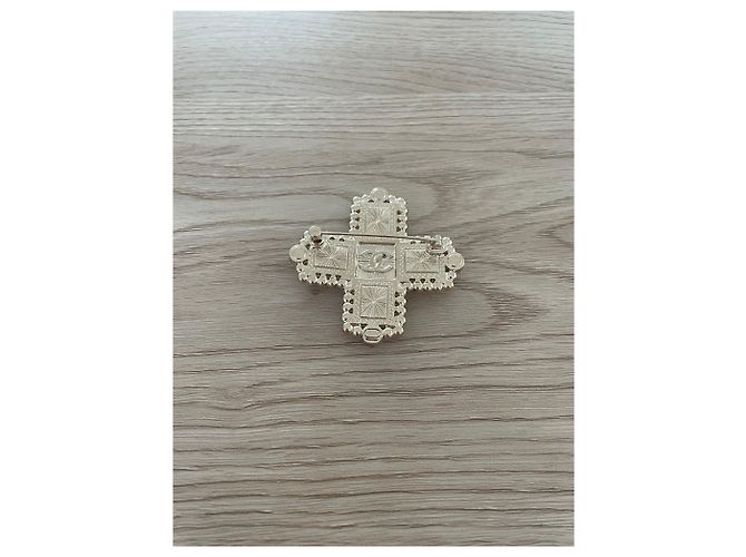 Spilla Chanel a Croce Metallo Oro Champagne D'oro - vista 5