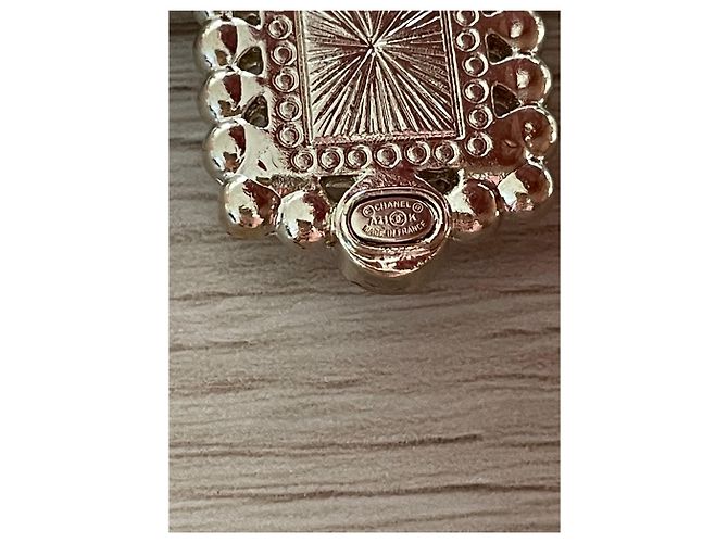 Spilla Chanel a Croce Metallo Oro Champagne D'oro - vista 6