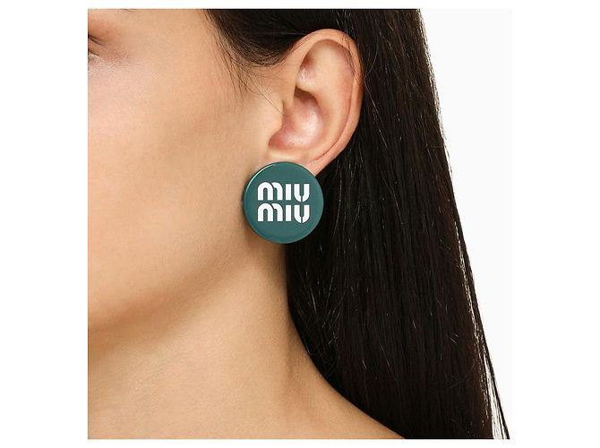 Orecchini Miu Miu clip-on verde e bianco in plastica - vista 3