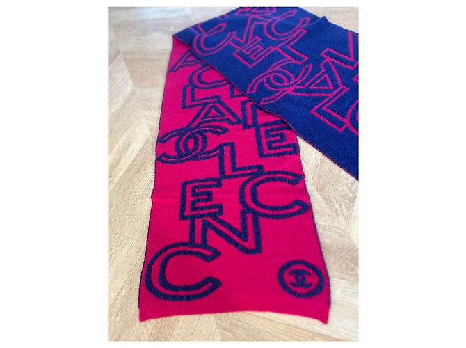 Sciarpa reversibile Chanel blu navy e rosso lampone lana - vista 3