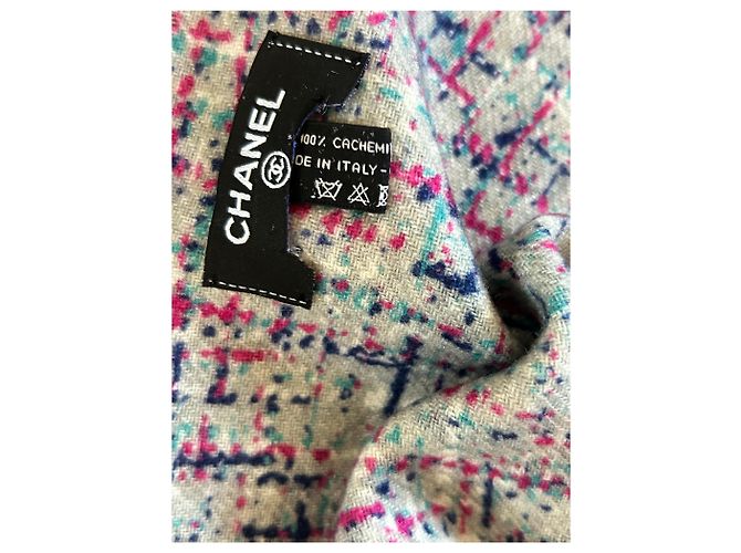 Chanel Kaschmir Schal Grau mit Kamelien Muster - Ansicht 8