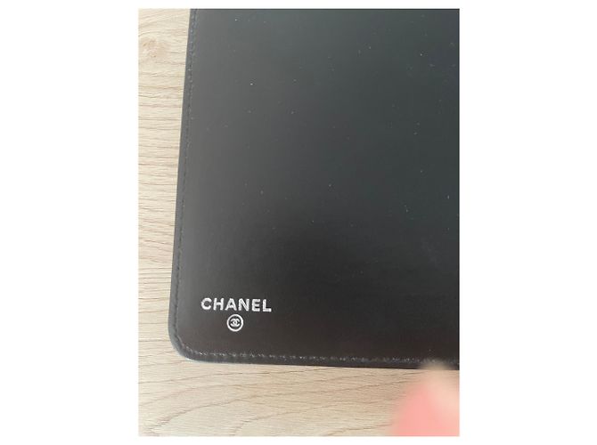 Protector de iPad Mini Chanel Negro - vista 5