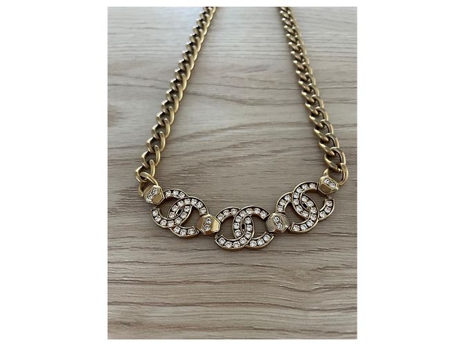 Collar Chanel Gran Cadena de Malla Dorada CC Dorado - vista 4