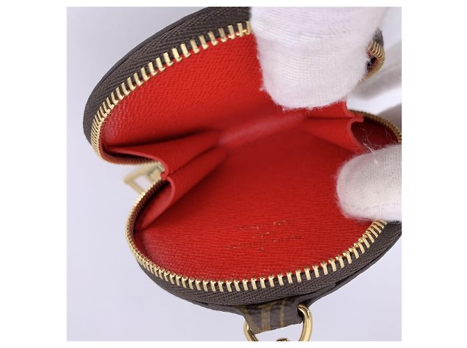 Louis Vuitton Monedero redondo con monograma Accesorios Multi Pochette Castaño - vista 4