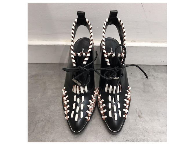 Sandali LOUIS VUITTON T.EU 37.5 Pelle Nero - vista 2