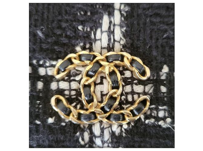 Borsa Chanel 19 in Tweed di Cotone Nero e Bianco - vista 12
