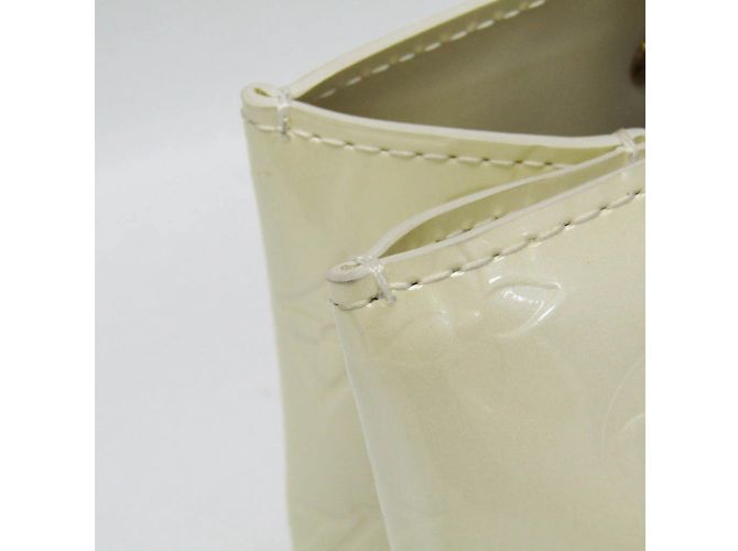 Borsa Louis Vuitton Monogram Vernis Reade PM Bianco - vista 6