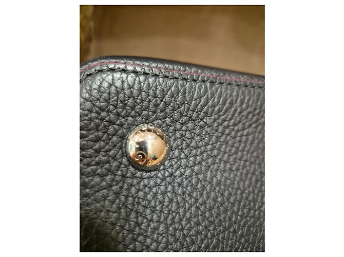 Louis Vuitton Capucines MM Borsa in pelle blu navy - vista 11