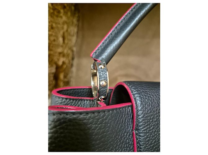 Louis Vuitton Capucines MM Borsa in pelle blu navy - vista 4