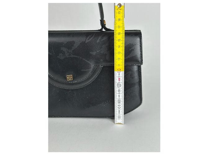 Vintage Givenchy 4G Ledertasche schwarz - Ansicht 10