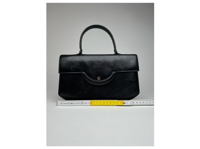 Vintage Givenchy 4G Ledertasche schwarz - Ansicht 11