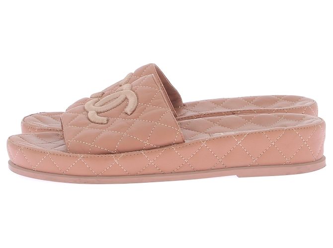Mule e zoccoli CHANEL T.EU 38 Pelle Beige - vista 3