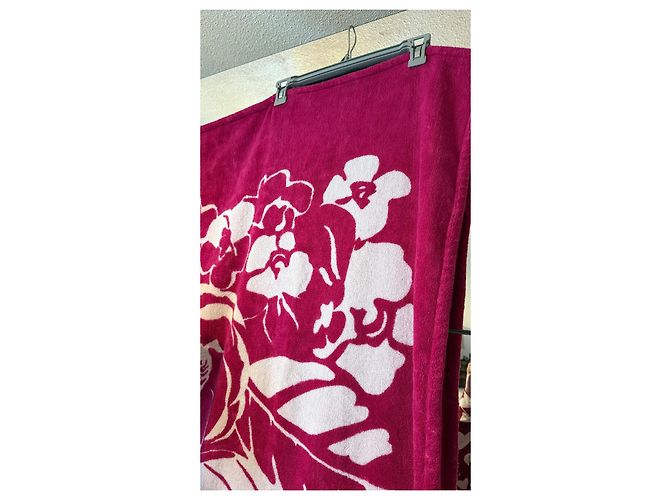 Toalla de baño Chanel Coco Beach rosa de algodón con camelia - vista 4