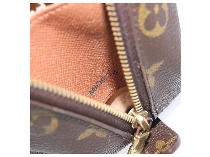 LOUIS VUITTON Pochette Cosmética Demi Ronde Monogramma M47520 LV Auth BD1391 - vista 12