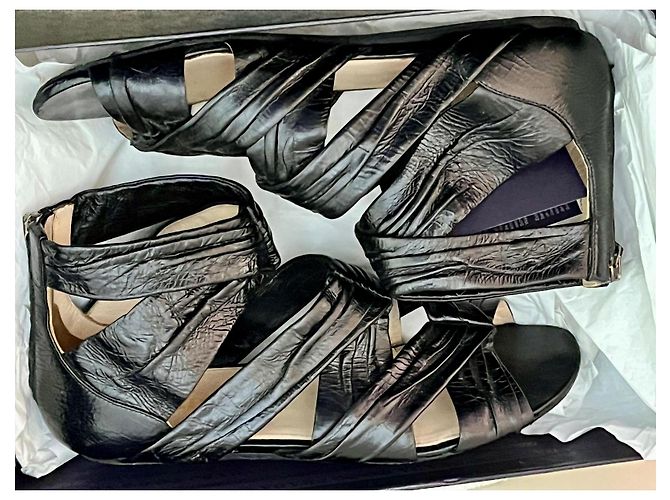 Prada Sandali piatti in pelle plissettata neri Nero - vista 8
