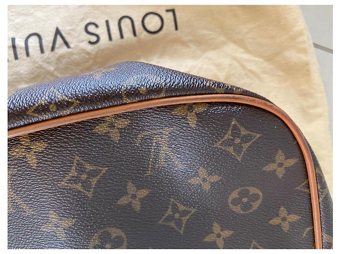 Louis Vuitton Hudson GM Borsa Monogram Canvas Marrone - vista 16