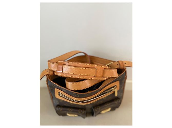 Louis Vuitton Hudson GM Borsa Monogram Canvas Marrone - vista 4