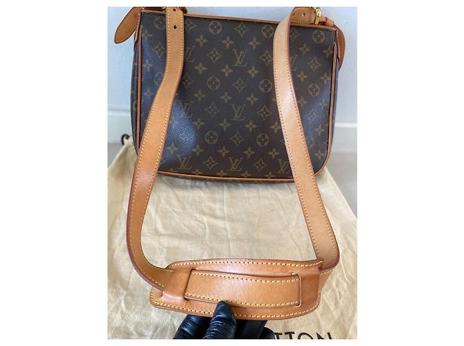Louis Vuitton Hudson GM Borsa Monogram Canvas Marrone - vista 5