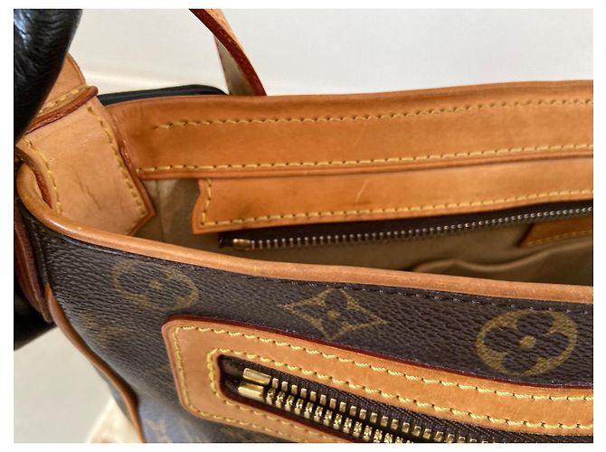 Louis Vuitton Hudson GM Borsa Monogram Canvas Marrone - vista 7