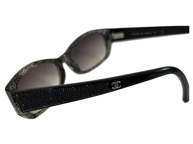 Chanel schwarze Perlen-Glitzer-Sonnenbrille 3171-B - Ansicht 6