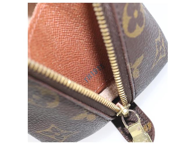 LOUIS VUITTON Pochette Cosmética Demi Ronde Monogramma M47520 LV Auth BD1455 - vista 12