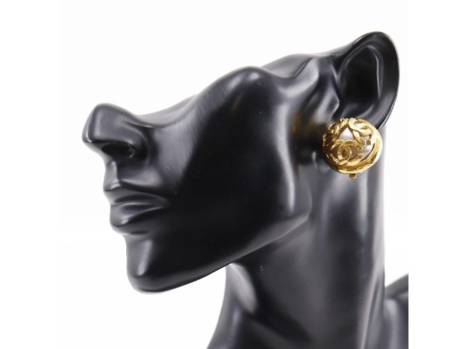 Orecchini Clip Triple COCO di Chanel D'oro - vista 2