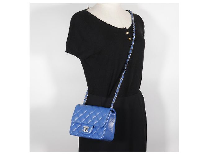Chanel Blaue Lammleder Schultertasche mit Kette - Ansicht 14