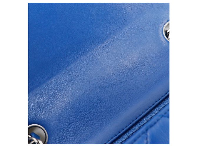 Chanel Blaue Lammleder Schultertasche mit Kette - Ansicht 7